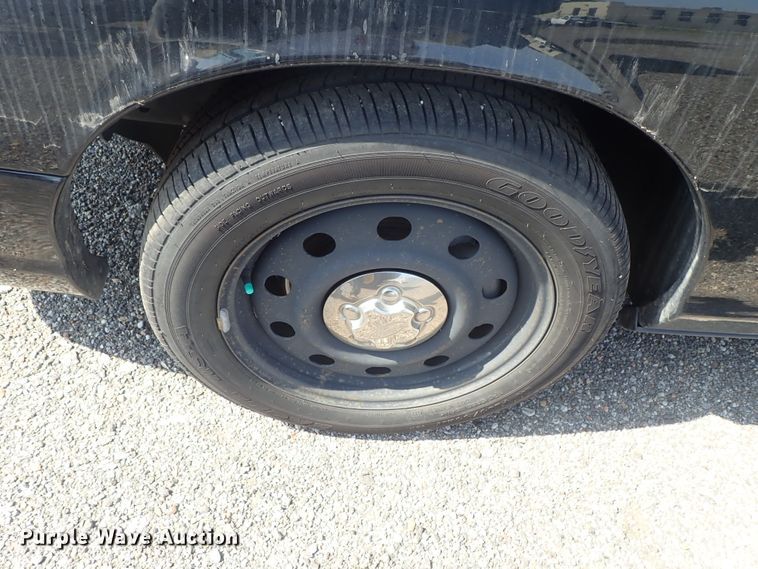 image for item DE0879 2011 Ford Crown Victoria Police Interceptor