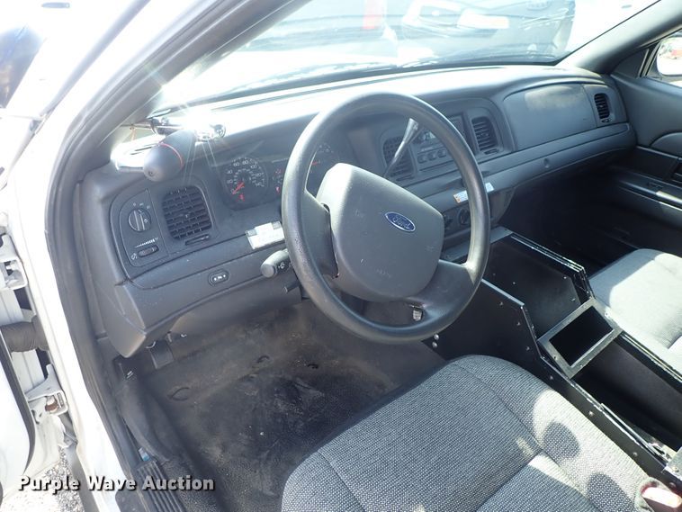 image for item DE0880 2011 Ford Crown Victoria Police Interceptor
