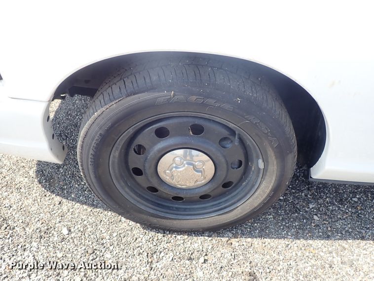 image for item DE0880 2011 Ford Crown Victoria Police Interceptor