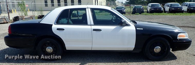 image for item DE0881 2010 Ford Crown Victoria Police Interceptor