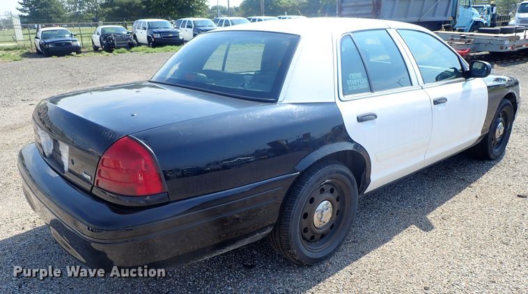 image for item DE0881 2010 Ford Crown Victoria Police Interceptor