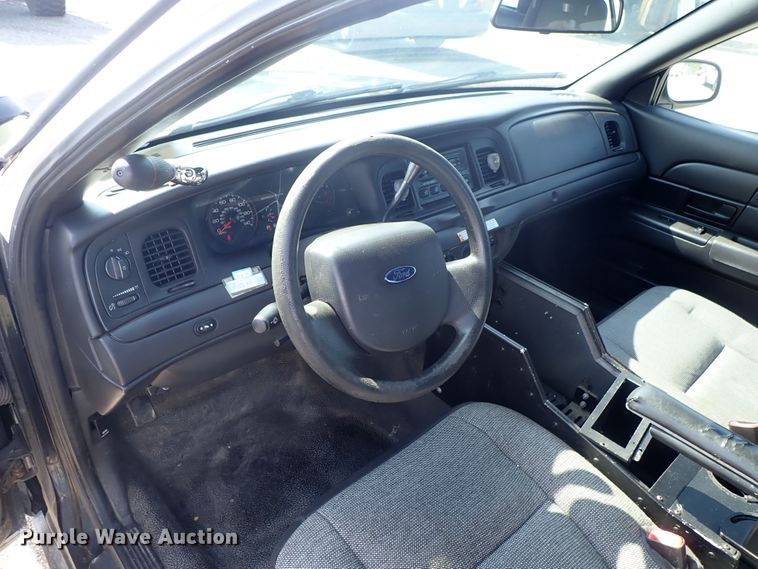 image for item DE0881 2010 Ford Crown Victoria Police Interceptor