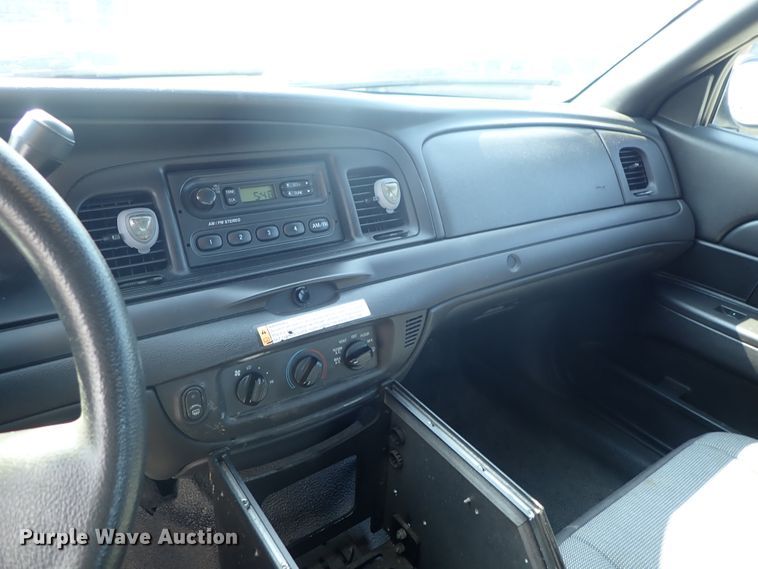 image for item DE0881 2010 Ford Crown Victoria Police Interceptor
