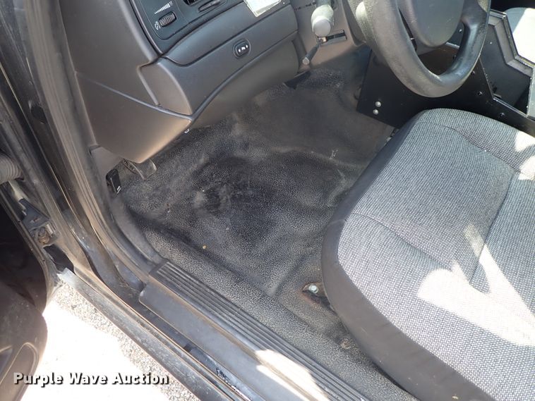 image for item DE0881 2010 Ford Crown Victoria Police Interceptor