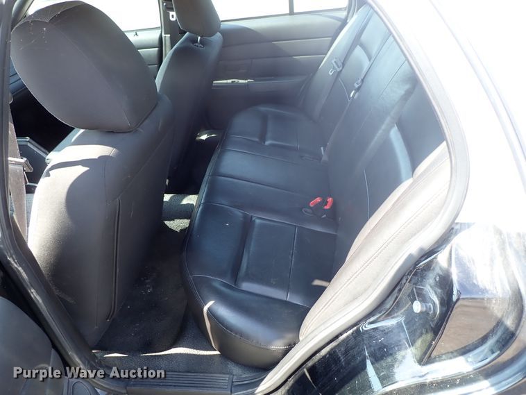 image for item DE0881 2010 Ford Crown Victoria Police Interceptor