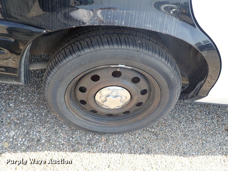 image for item DE0881 2010 Ford Crown Victoria Police Interceptor