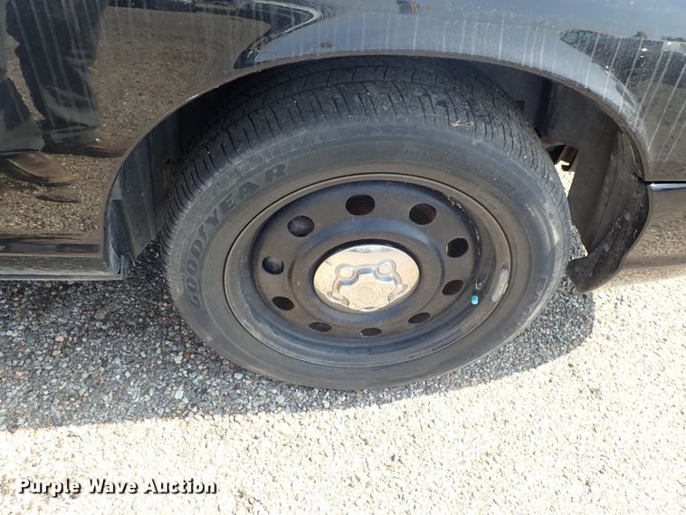 image for item DE0881 2010 Ford Crown Victoria Police Interceptor