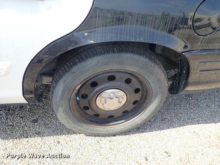 image for item DE0881 2010 Ford Crown Victoria Police Interceptor