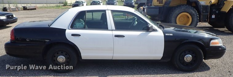 image for item DE0882 2010 Ford Crown Victoria Police Interceptor
