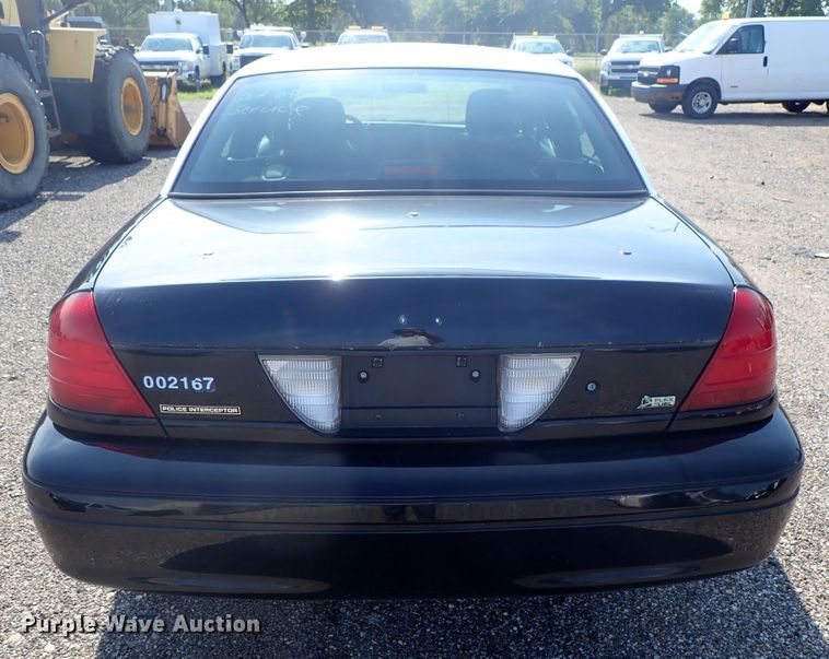 image for item DE0882 2010 Ford Crown Victoria Police Interceptor