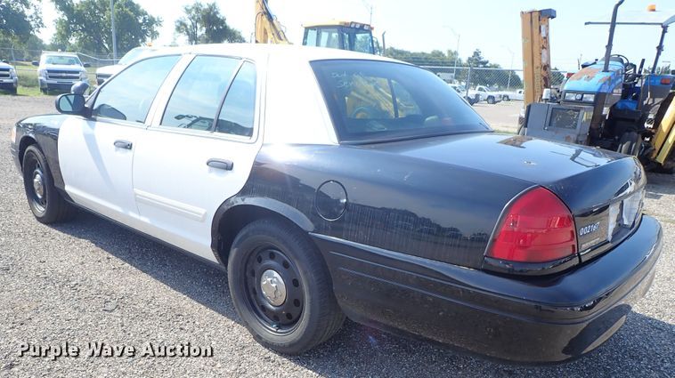image for item DE0882 2010 Ford Crown Victoria Police Interceptor