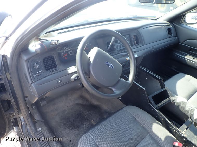 image for item DE0882 2010 Ford Crown Victoria Police Interceptor