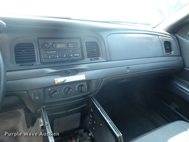 image for item DE0882 2010 Ford Crown Victoria Police Interceptor
