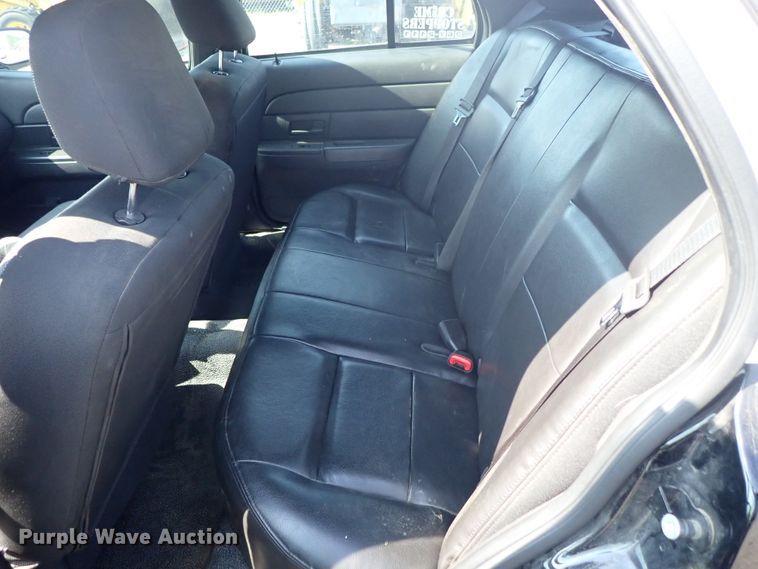 image for item DE0882 2010 Ford Crown Victoria Police Interceptor