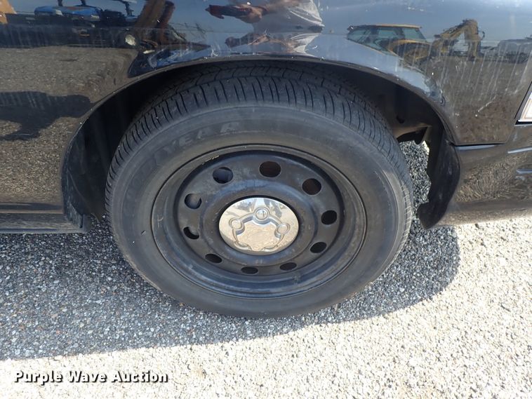 image for item DE0882 2010 Ford Crown Victoria Police Interceptor