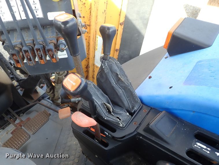 image for item DE0883 2002 New Holland TS110 MFWD tractor