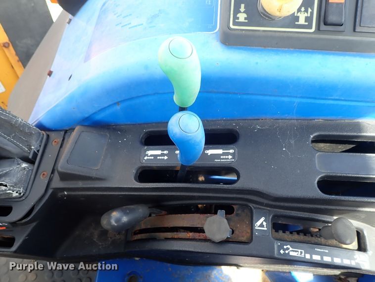 image for item DE0883 2002 New Holland TS110 MFWD tractor