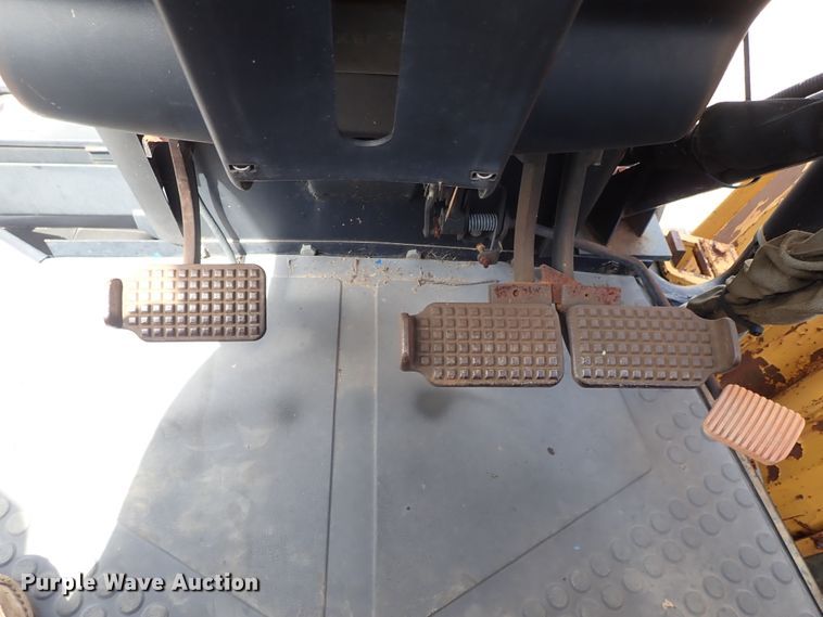 image for item DE0883 2002 New Holland TS110 MFWD tractor