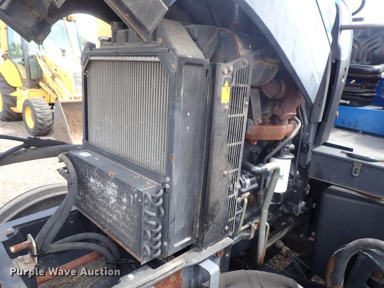 image for item DE0883 2002 New Holland TS110 MFWD tractor