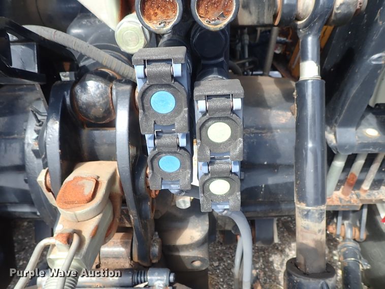 image for item DE0883 2002 New Holland TS110 MFWD tractor