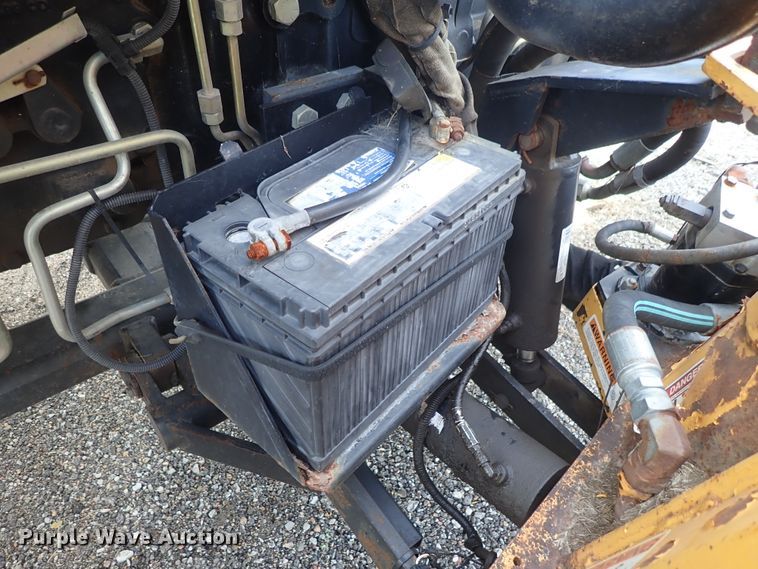 image for item DE0883 2002 New Holland TS110 MFWD tractor