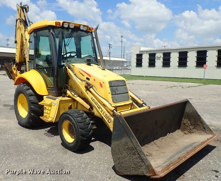 image for item DE0884 2005 New Holland LB75B backhoe