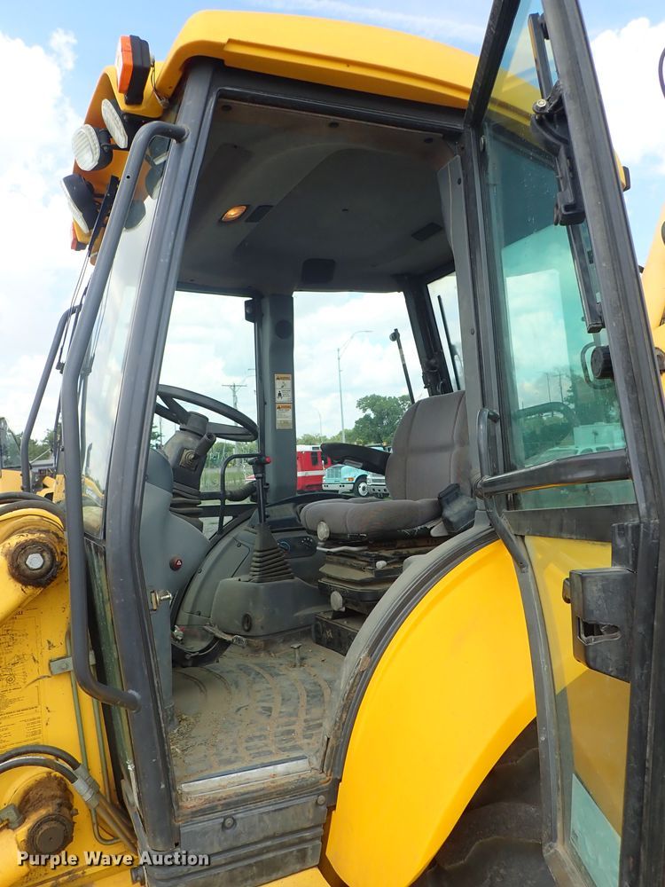 image for item DE0884 2005 New Holland LB75B backhoe