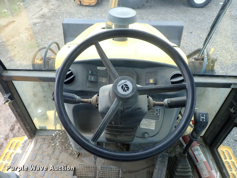 image for item DE0884 2005 New Holland LB75B backhoe