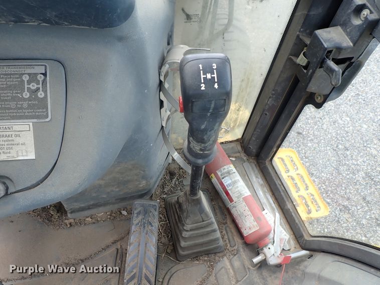 image for item DE0884 2005 New Holland LB75B backhoe