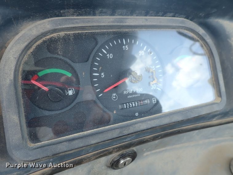 image for item DE0884 2005 New Holland LB75B backhoe