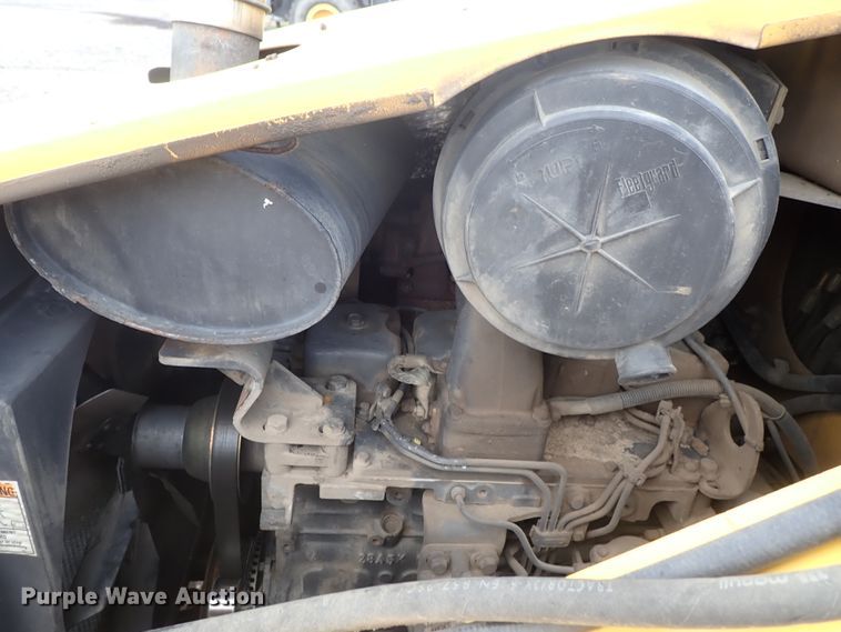 image for item DE0884 2005 New Holland LB75B backhoe