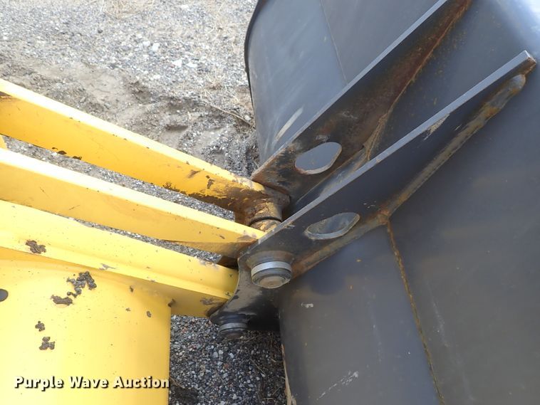 image for item DE0884 2005 New Holland LB75B backhoe