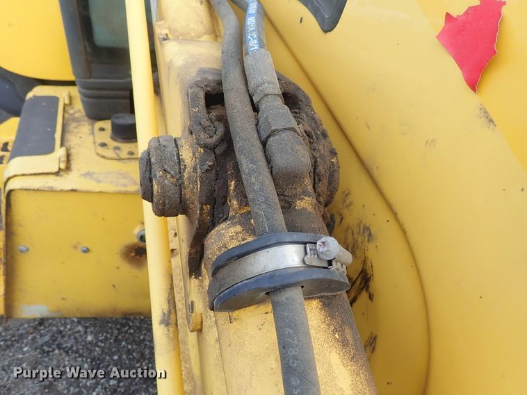 image for item DE0884 2005 New Holland LB75B backhoe