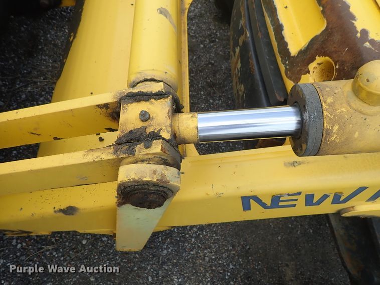 image for item DE0884 2005 New Holland LB75B backhoe