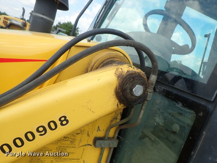 image for item DE0884 2005 New Holland LB75B backhoe