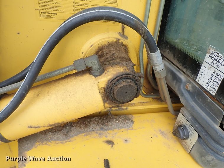 image for item DE0884 2005 New Holland LB75B backhoe