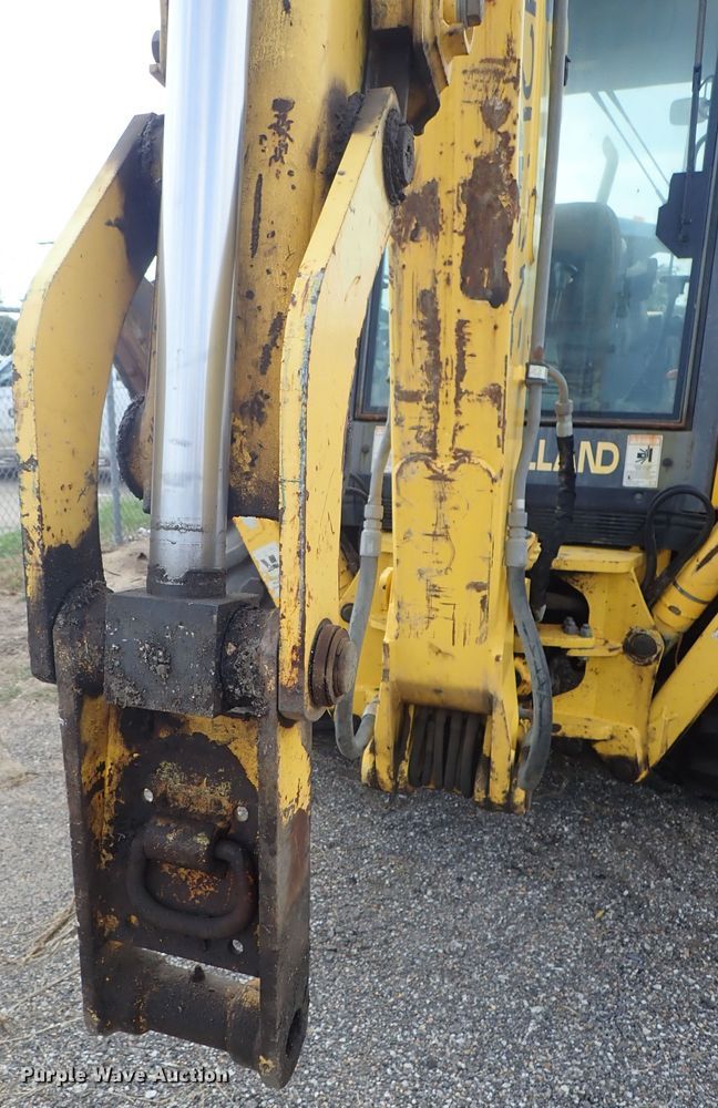 image for item DE0884 2005 New Holland LB75B backhoe