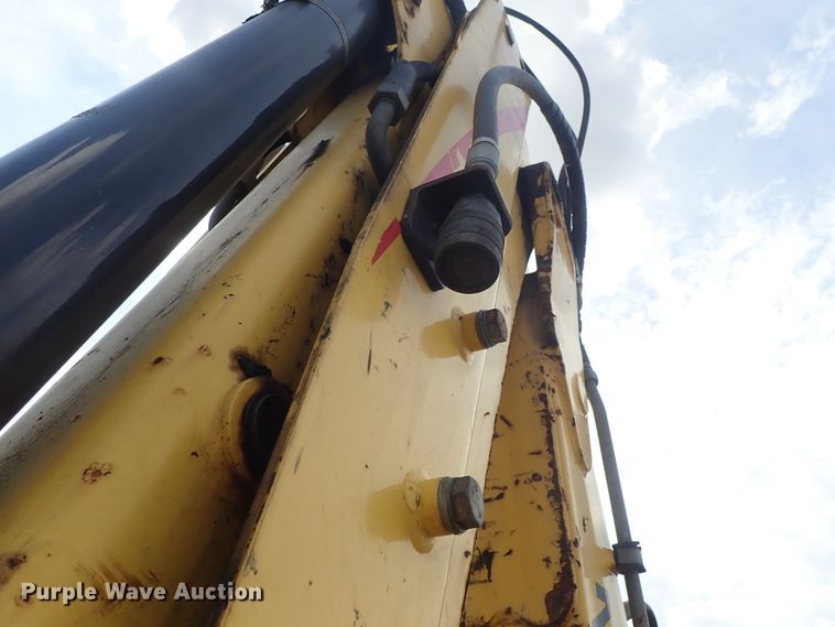 image for item DE0884 2005 New Holland LB75B backhoe