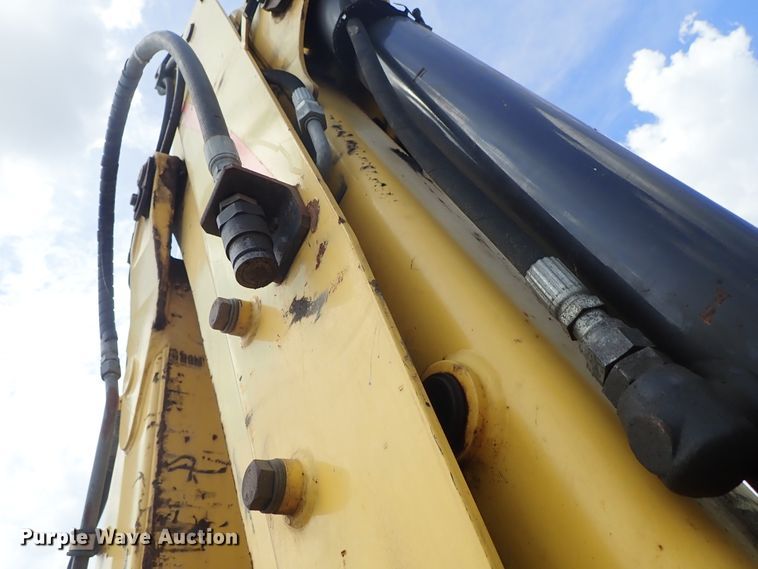 image for item DE0884 2005 New Holland LB75B backhoe