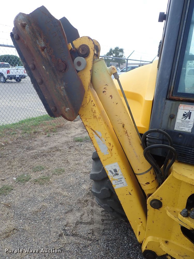 image for item DE0884 2005 New Holland LB75B backhoe