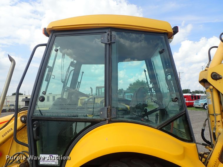 image for item DE0884 2005 New Holland LB75B backhoe