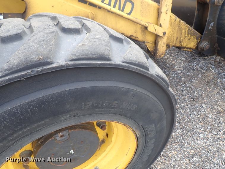 image for item DE0884 2005 New Holland LB75B backhoe