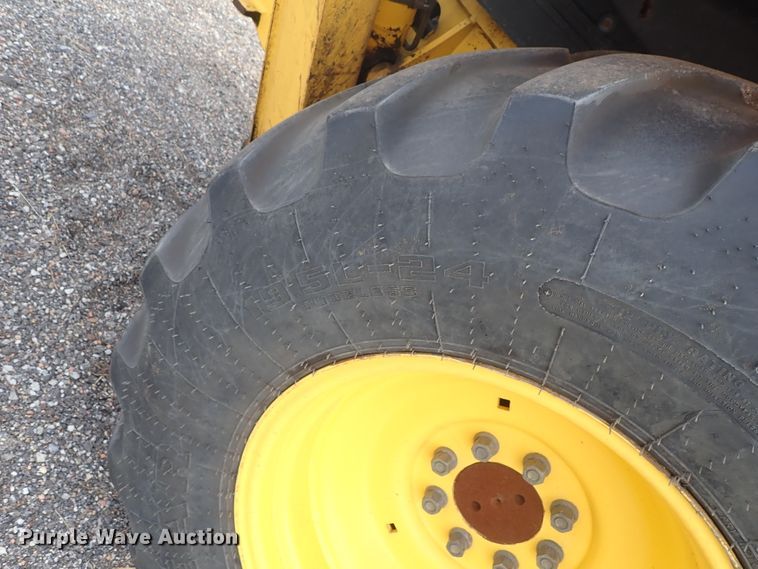 image for item DE0884 2005 New Holland LB75B backhoe