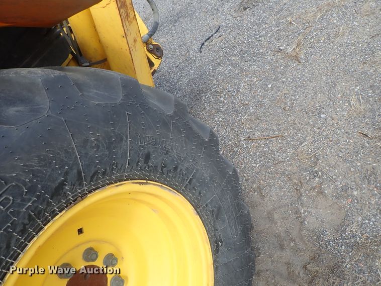 image for item DE0884 2005 New Holland LB75B backhoe