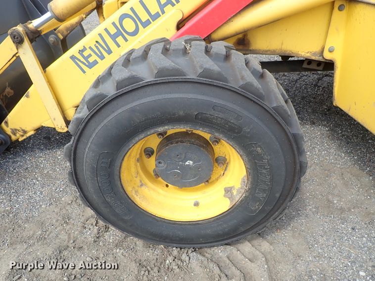 image for item DE0884 2005 New Holland LB75B backhoe