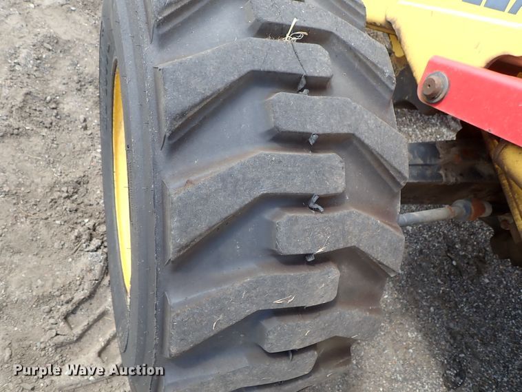 image for item DE0884 2005 New Holland LB75B backhoe