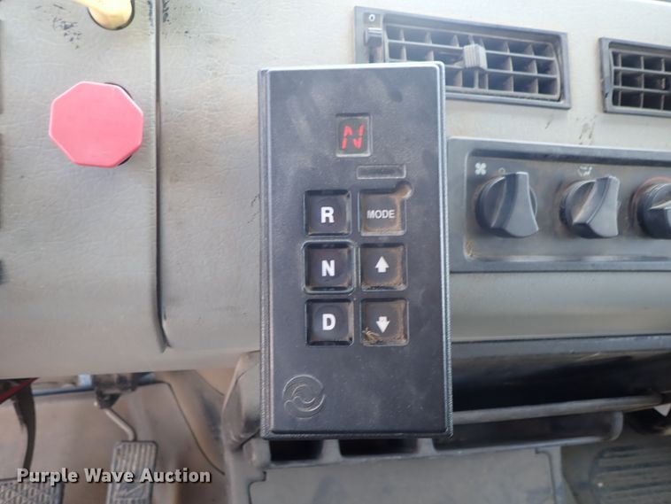 image for item DE0886 2002 Freightliner FL80 dump truck