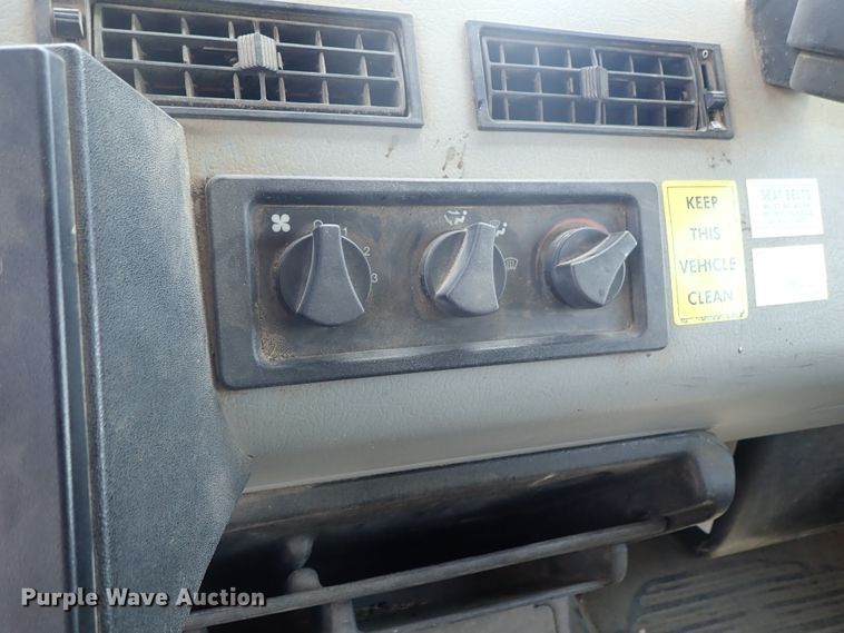 image for item DE0886 2002 Freightliner FL80 dump truck