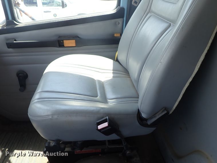 image for item DE0886 2002 Freightliner FL80 dump truck