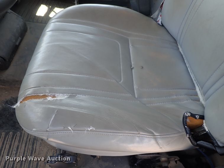 image for item DE0886 2002 Freightliner FL80 dump truck